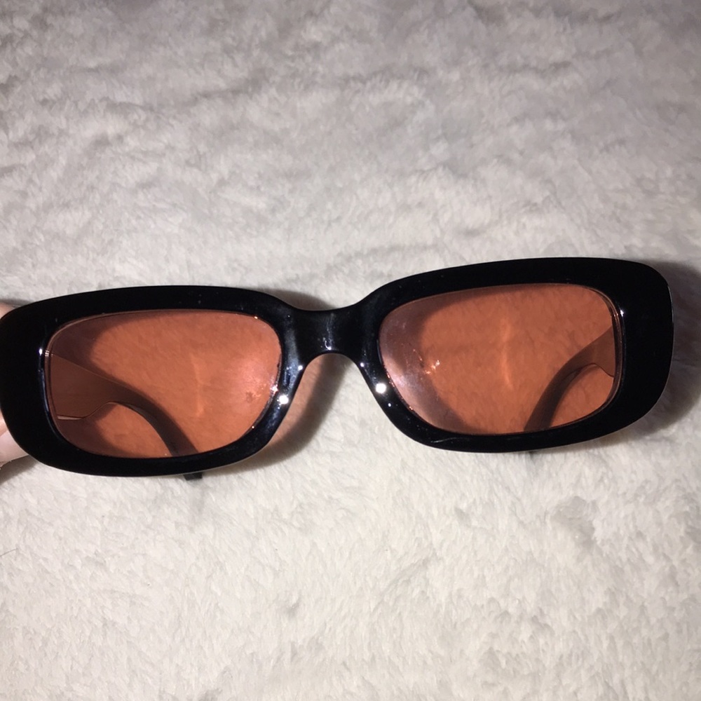 Black Rectangular Sunglasses - Picture 2 of 6